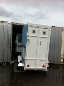 Transport de remorque par conteneur France-Réunion , avec Long-Cours