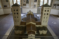 Bild: Ausstellungsräume der Abbaye Saint-Michel-de-Cuxa 