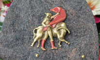 bronze-taureau-tauromachie-cape-rouge-toreador