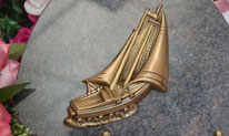 bronze-vehicule-maritime-bateau-bateaux-barque-voilier-chalutier-maille-filet