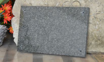 plaque-funeraire-trous-trou-poser-sceller-monument-funeraire