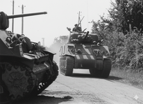 Le Groupement Tactique Dio sur les routes sarthoises en direction d'Alençon, août 1944 - Crédit : Voie de la 2e DB