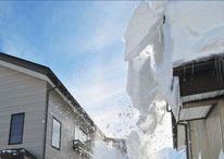 雪が溜まっていると危険なので札幌格安雪下ろしはお任せ下さい