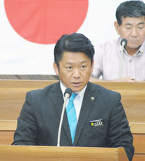 一般質問で答弁する中山市長=16日午前、市議会