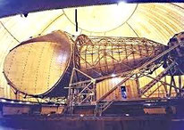 1962 : Antenne cornet du radome de Pleumeur Bodou -  première "mondovision"