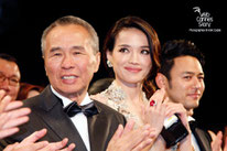 Hou Hsiao-Hsien et son actrice Shu Qi, lors de la projection de son film "The assassin" -  Festival de Cannes 2015 - Photo © Anik COUBLE 