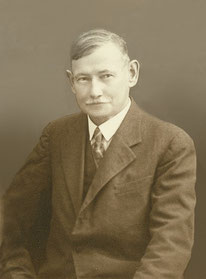 Gründer: Tischlermeister Johann Breiter
