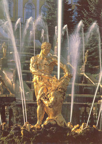 PETRODVORETS. The Samson Fountain. B. Carlo Rastreli (1735). Mikhail Kozlovsky (1802), sculptors. Restored in 1947. Leningrad, 1987