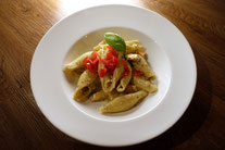 Muschelnudeln Pasta Lachs Spinat-Pesto-Soße Rezept