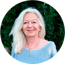 Die eigene Kraft - Coaching und Trivolution - Porträtfoto Helene Basler Springford