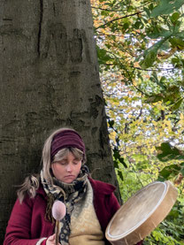 Schamanin Imke Möller mit Ihrer wundervollen Trommel 