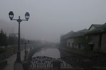 日本　北海道　小樽　Deep fog of canal