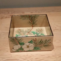 春の花の器