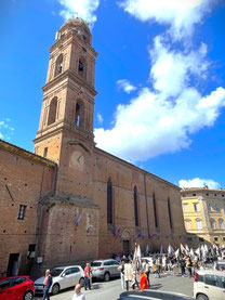 シエナ、カルミネ教会