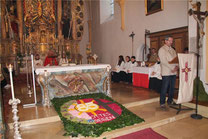 Kirchenpfleger Alois Eiber gratuliert BGR Arnold namens der Pfarrei. 