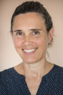 Portrait von Heilpraktikerin Lena Stahl.