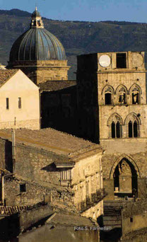 La torre detta "dei Ventimiglia" e la cupola della chiesa madre (foto S. Farinella©)