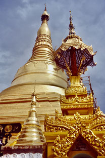 Vergoldete Stupa
