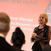 Top-Speakerin, Bestseller-Autorin und Expertin zu den Themen Sexualität, Gesunde Beziehungen, Selbstbestimmung vs. Familie, Kommunikation & Persönlichkeitsentwicklung, Work Life Lust Balance