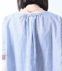 【目玉商品】  フリル袖ブラウス  （フリーサイズ）  4,290円→1,200円(税込)