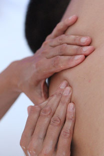 Klassische Massage am Rücken