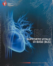 Questo Manuale dello studente BLS per operatori sanitari, utile per prepararti al meglio alla prova teorico-pratica, lo potrai ritirare a partire da dieci giorni prima della data di inizio del corso, insieme alla pocket mask.