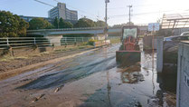 河川汚泥除去作業