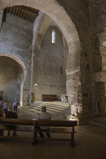 Bild: im Innern der Kirche der Abbaye Saint-Michel-de-Cuxa