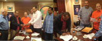 El senador del PRSC , Amable Aristy Castro al momento de inscribir su candidatura
