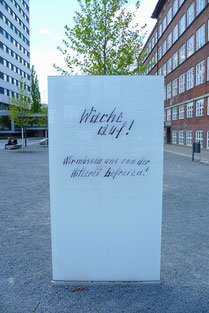 Gedenkstele für das Ehepaar Hampel © Diana Schaal