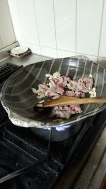 仲本律子　陶芸作家　女性陶芸家　茨城県笠間市　粉引作品　土鍋作品　土鍋料理　土鍋