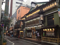 新宿末広通り商店会 街灯LED化