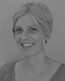 Andrea Langbehn Feinmotoriktherapeutin/Heilpädagogin Diagnostik und Beratung Feinmotoriktherapie Praxis: Adolfstr. 31 a 24105 Kiel Fon: 0431-1220322 http://www.schreibmal-kiel.de