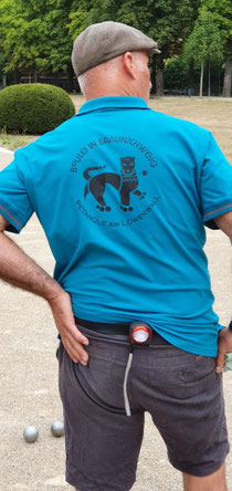 Das neue Logo hat es endlich auf ein Trikot geschafft...