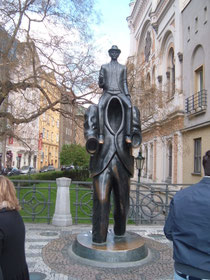 Monument to Franz Kafka by the sculptor Jaroslav Róna (2003) Bronze, height 375 cm.