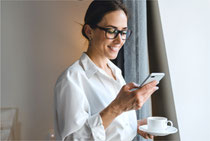 Frau mit Smartphone