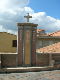 Duomo: Croce esterna