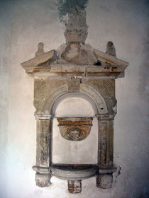 Chiesa della Madonna della Catena: Lavabo del 1637