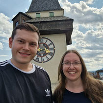 Birgit und Andi beim Uhrturm in Graz