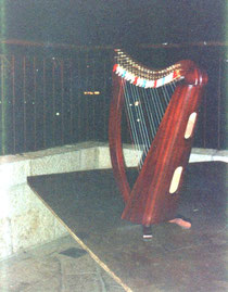 La harpe de Nehama au souffle du vent du nord JERUSALEM aout 1991