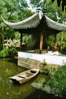 Pagode am Ufer
