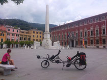 Piazza degli Aranci à Massa