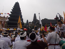 ブサキ寺院にて