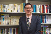 ビルマ研究者の根本敬氏(上智大学の研究室にて)