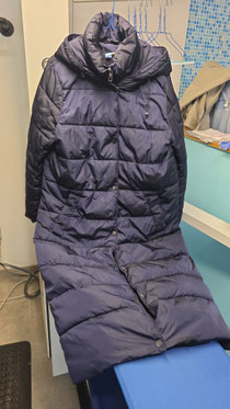 Nach mehrmaliger Vorbehandlung ist auch dieses Kleidungsstück wieder tragbar! 