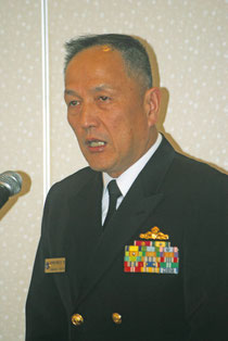 講話する海自佐世保総監の吉田氏(20日午後)