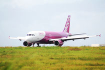新石垣空港に到着したピーチ初便