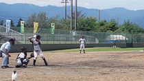 離島甲子園初出場の石垣島ぱいーぐるズが8強を決めた=19日午後、新潟県佐渡市(提供写真)