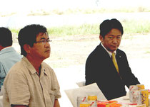 今年7月の八重山食肉センター起工式で同席した中山氏(右)と高嶺氏(左)