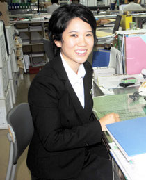 任期満了で離任した鳥海ステファニーさん=1日午前、市役所
